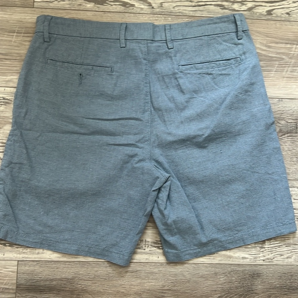 ⭐️Old Navy slim shorts NWOT - Picture 3 of 3